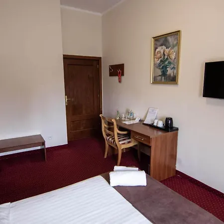 Zamkowy 3* فاوبجه